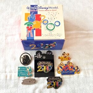 Vintage Collection Of 7 Disney Pins With New Gift Box From 2000